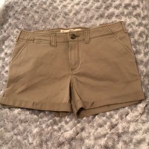 Hollister Chino Midi Short Size 7, 28w NWT